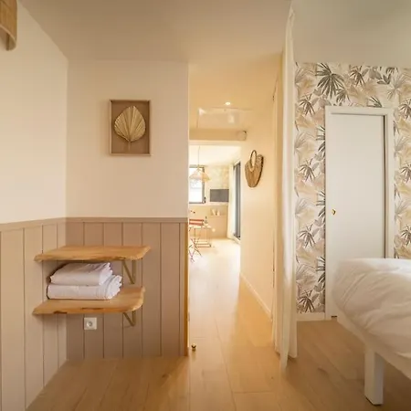 Apartment & 